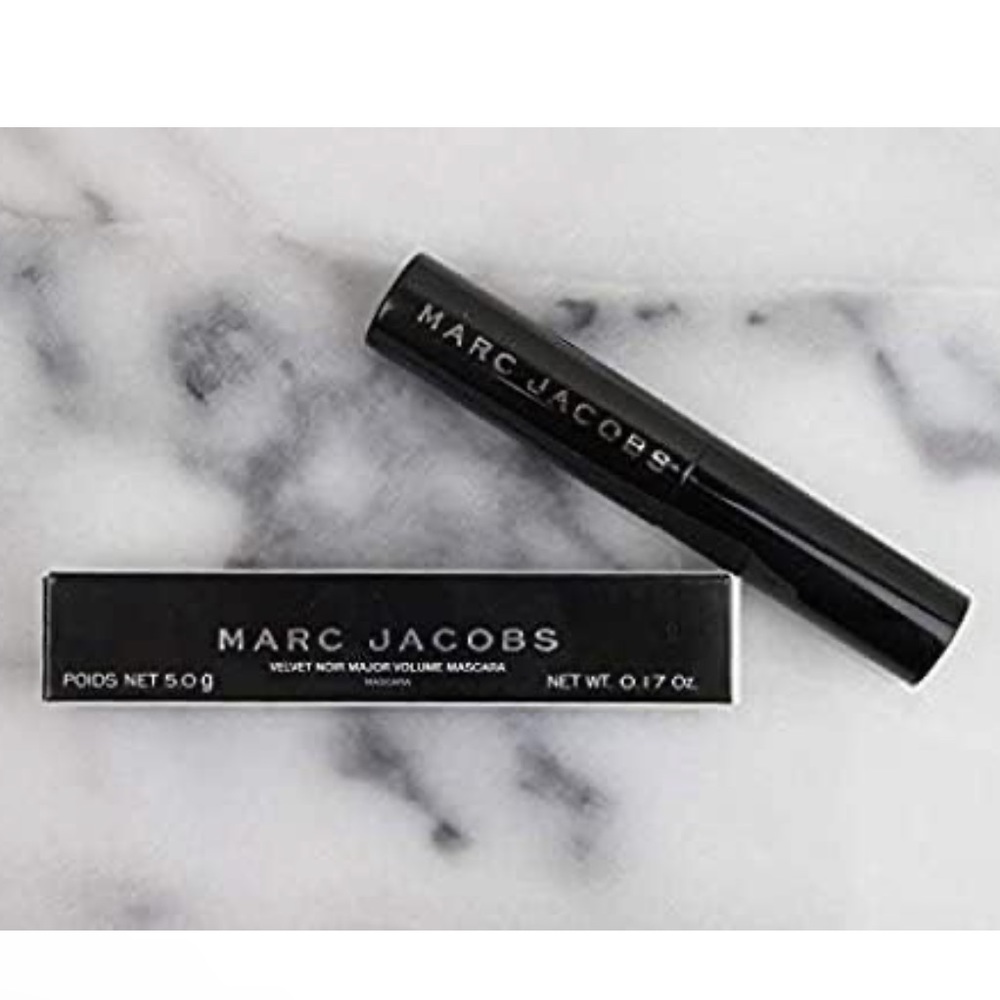 Marc Jacobs Velvet Noir Major Volume Mascara - Travel Size 0.17 Ounce